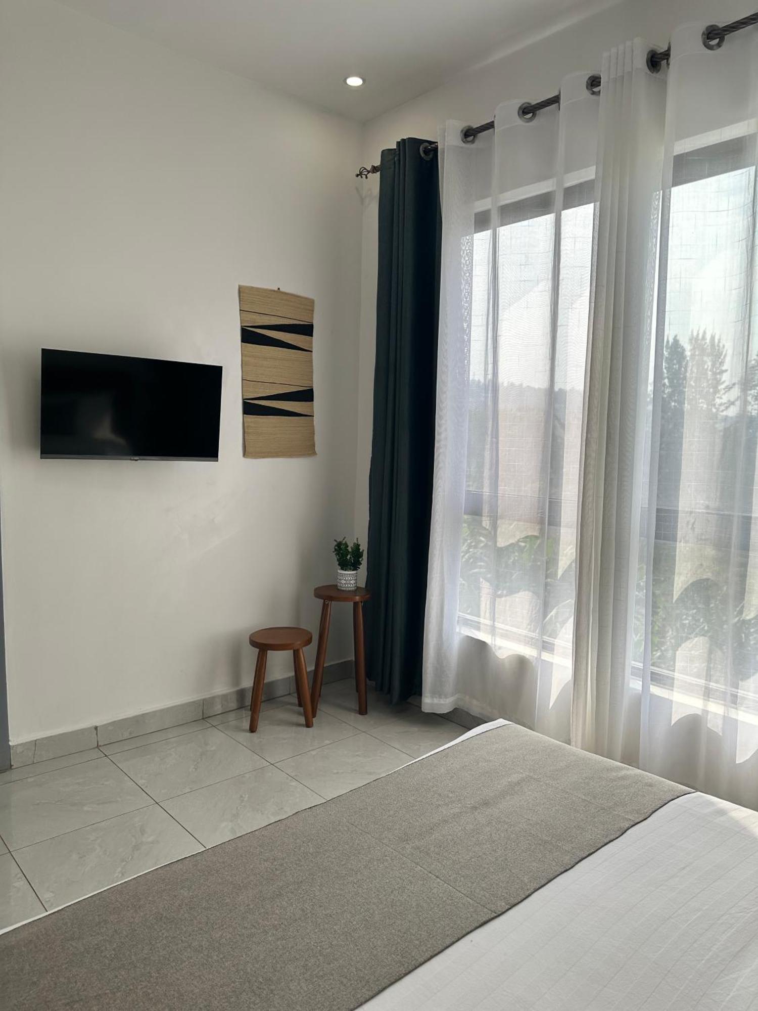 Coalescence Hotel Rwanda Kigali Buitenkant foto